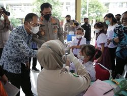 Wali Kota Makassar Bersama Kapolda Sulsel Launching Road Show Vaksinasi Anak Usia 6-11 Tahun