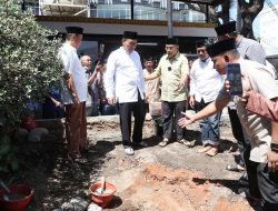 Danny Pomanto dan IAS Kompak Letakkan Batu Pertama Renovasi Masjid Barkatul Ilham