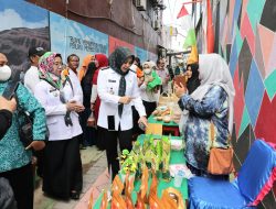 Fatmawati Rusdi Turun Langsung Nilai UKM di Longwis