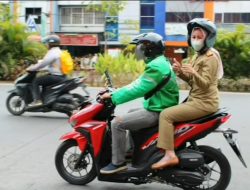 Kunjungi Lokasi Kegiatan, Kadis DP2 Makassar Manfaatkan Jasa Ojol