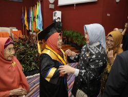 Ibunda Kepala Bapenda Makassar Dikukuhkan Sebagai Profesor, Indira Yusuf Ismail Sampaikan Selamat