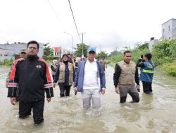 Pemkot Makassar Siapkan 11 Titik Pengungsian di Antang, Wali Kota Danny Beri Bantuan Korban Banjir di Katimbang