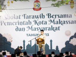 Salat Tarawih Bersama Jajaran Pegawai Pemkot Makassar, Danny Pomanto Ingatkan OPD Jaga Kekompakan