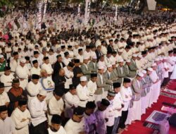 Walikota Makassar Bersama Puluhan Ribu Masyarakat NU Munajat Doa Sambut Tahun Baru Islam 1445 H