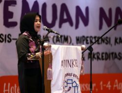 Pertemuan Nasional Adinkes, Fatmawati Rusdi Terima Penghargaan atas Dukungan Penanggulangan ATM