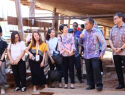 Danny Pomanto Ajak Peserta Senior Management Programme Singapore Intip Proses Pembuatan Kapal Pinisi dan Rumah Tongkonan Toraja