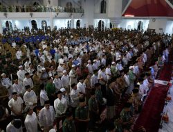 Harap Keberkahan, 100 Ribu Jemaah Padati Masjid 99 Kubah, Ikuti Sulsel Bersalawat