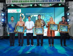 Danny Pomanto Terima Penghargaan Kepala Daerah Peduli Digitalisasi Penyiaran KPID Award 2023