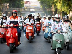 Peringati Hari Sumpah Pemuda, Danny-Fatma Keliling Makassar Naik Vespa Bareng Skuteris se-Sulsel