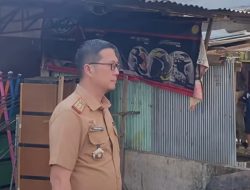 Plt Camat Bontoala Turun Langsung Memantau Kebersihan Wilayahnya Dari Tumpukan Sampah