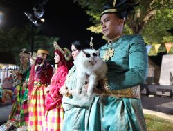 Fashion Show Kucing, Meriahkan Zona 5 F8