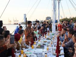 Kuliner Sambil Sailing Naik Phinisi, Peserta KIM Fest 2024 Nikmati Senja di Laut Losari