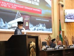 Firman Pagarra Sampaikan Penjelasan Wali Kota Makassar Terhadap Ranperda APBD Perubahan 2024