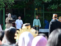 Wakil Wali Kota Makassar, Aliyah Mustika Ilham Renungkan Peran Guru pada Upacara HGN dan HUT ke-80 PGRI di SD Kompleks Mangkura