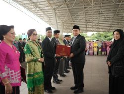 Wali Kota Makassar Anugerahkan Satyalancana Karya Satya kepada 830 PNS